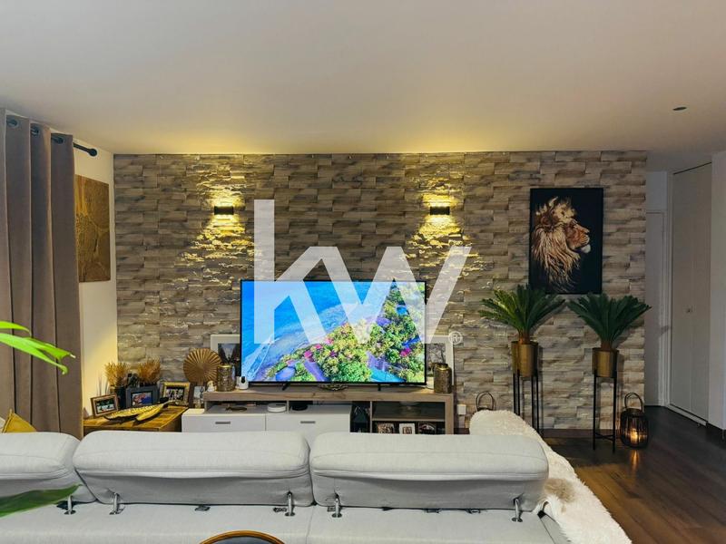 Appartement - 80 m² - 5 pièces