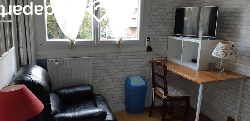 Chambre - 10 m² - 1 pièce