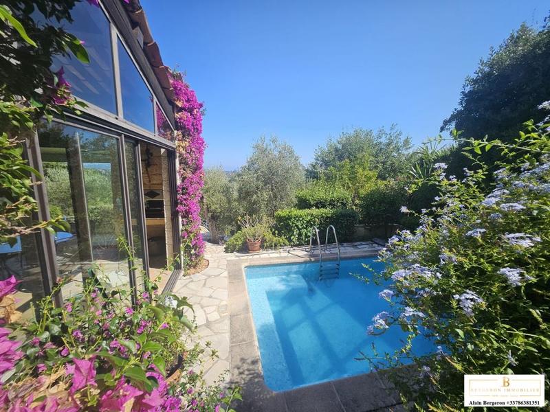 Villa - 197 m² - 8 pièces