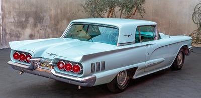 Ford Thunderbird V8