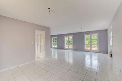 Maison - 199 m² - 6 pièces