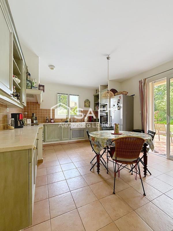 Maison - 209 m² - 6 pièces