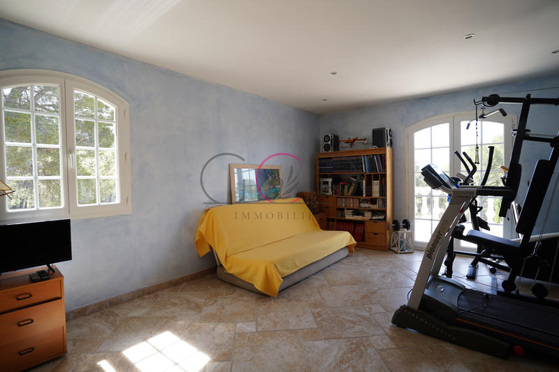 Maison - 170 m² - 5 pièces