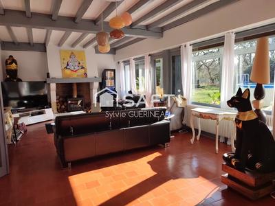 Maison - 263 m² - 10 pièces