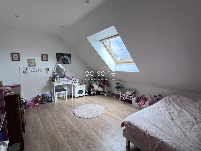 Maison - 185 m² - 9 pièces