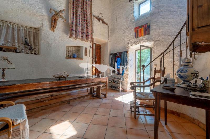 Mas - 225 m² - 9 pièces