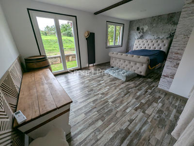 Maison - 110 m² - 4 pièces