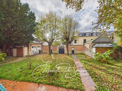 Maison de maîtres - 200 m² - 9 pièces