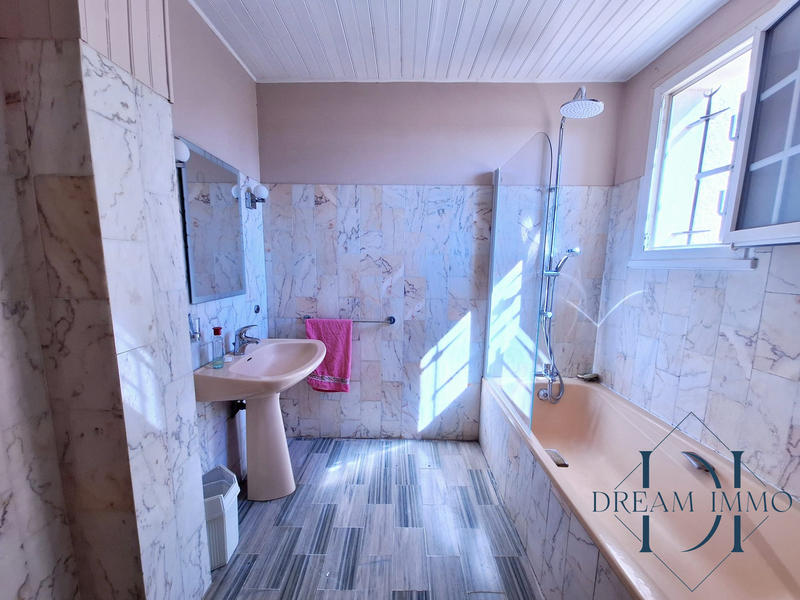 Villa - 190 m² - 6 pièces