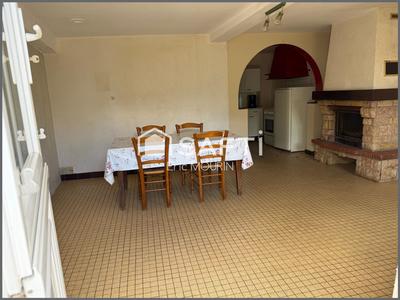 Maison - 90 m² - 5 pièces