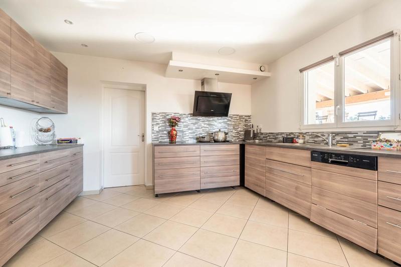 Propriété - 194 m² - 6 pièces