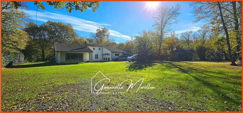 Maison - 212 m² - 7 pièces