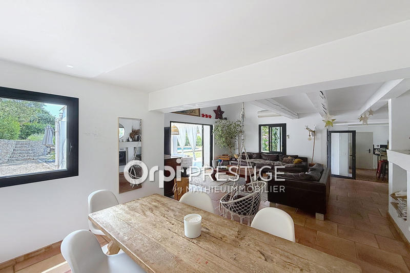 Maison - 170 m² - 6 pièces