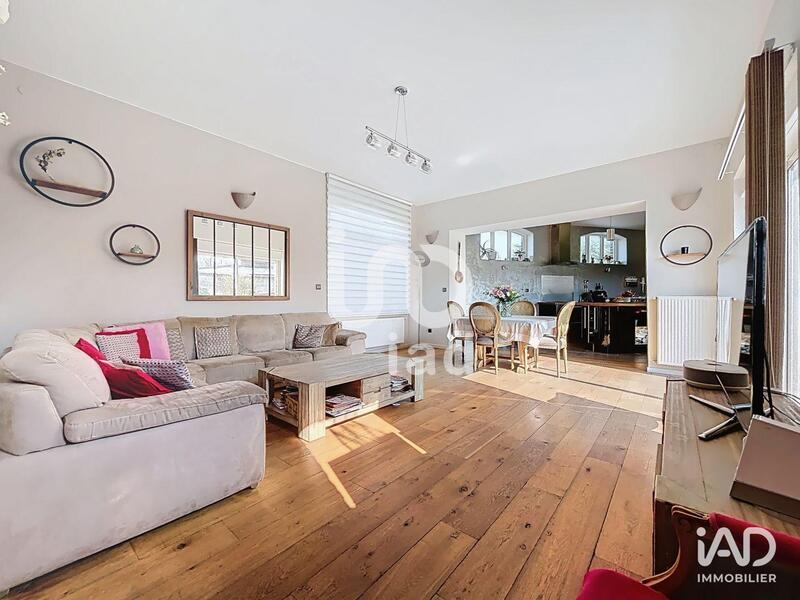 Maison - 220 m² - 6 pièces