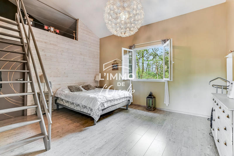 Maison - 234 m² - 7 pièces