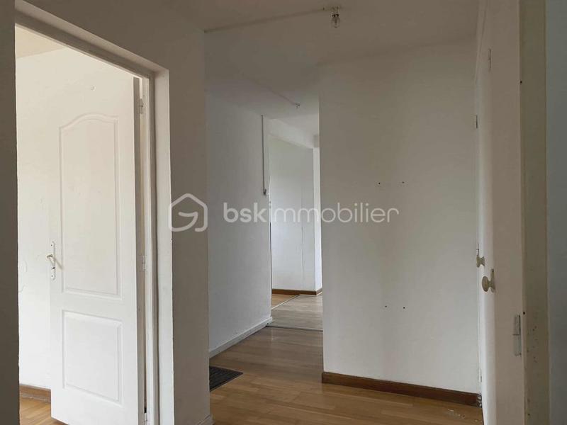 Demeure - 106 m² - 7 pièces