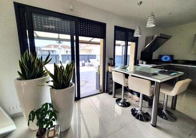 Maison - 224 m² - 7 pièces