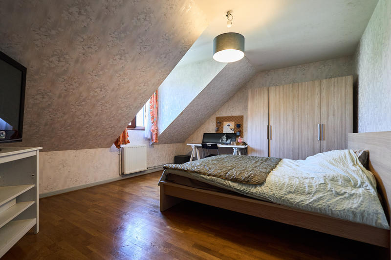 Maison - 237 m² - 9 pièces