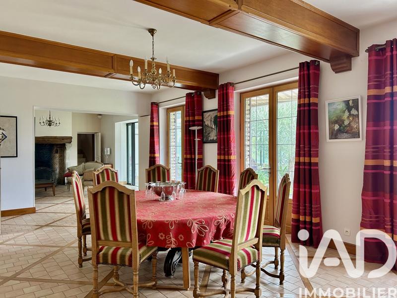 Maison - 360 m² - 10 pièces