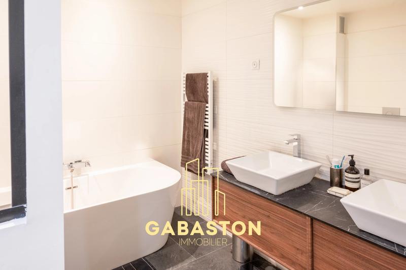 Appartement - 118 m² - 4 pièces