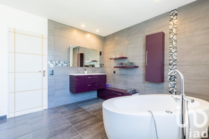 Maison - 195 m² - 6 pièces