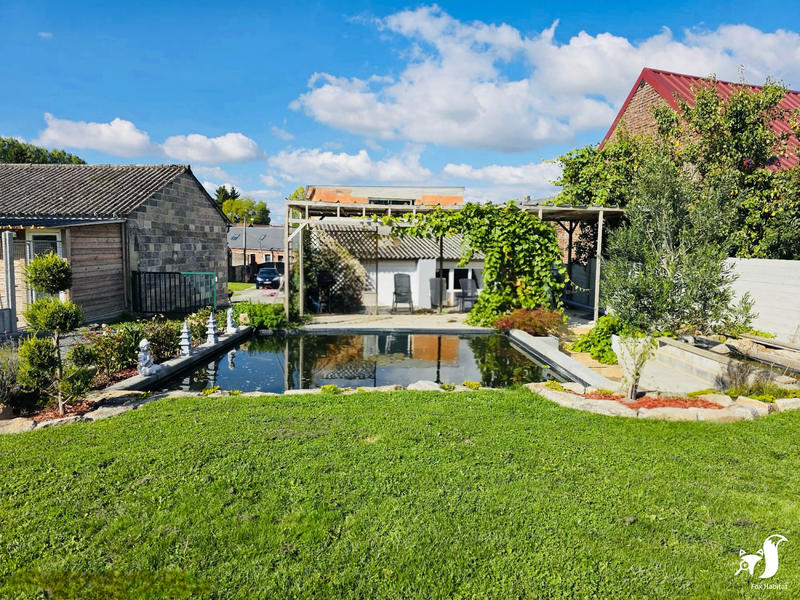 Maison - 300 m² - 6 pièces