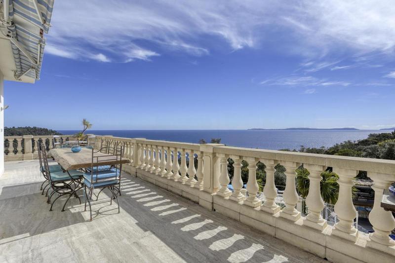 Maison - 255 m² - 8 pièces