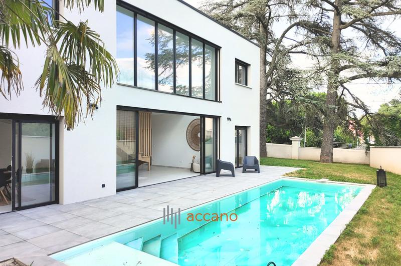 Villa - 166 m² - 6 pièces