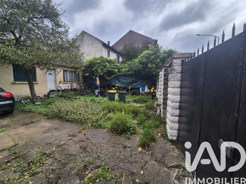 Maison - 104 m² - 8 pièces