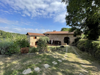 Maison - 140 m² - 5 pièces