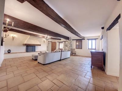Maison - 584 m² - 14 pièces