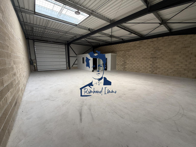Local d'activités - 192 m²