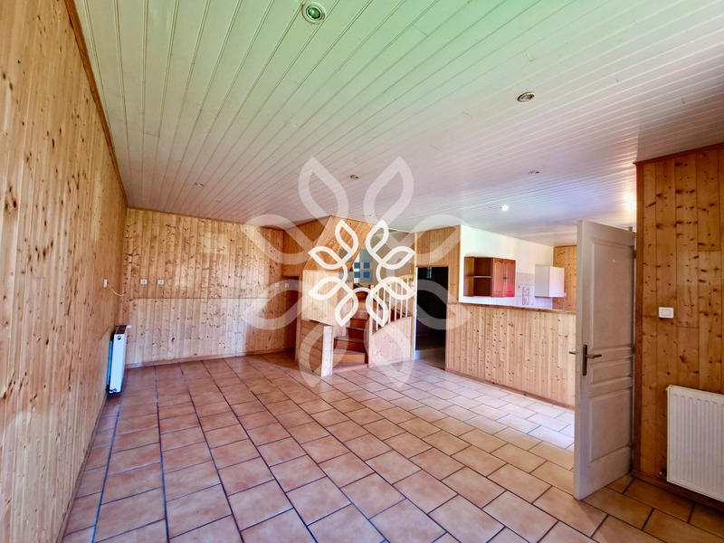 Maison - 107 m² - 7 pièces