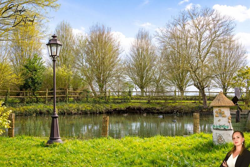 Maison - 242 m² - 7 pièces