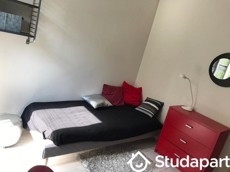 Chambre - 10 m² - 1 pièce