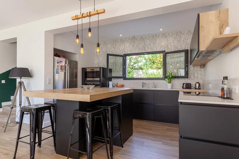 Maison - 138 m² - 6 pièces