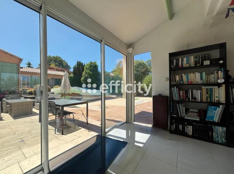 Maison - 220 m² - 6 pièces