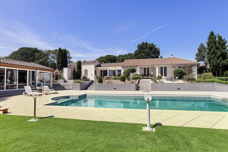 Maison - 178 m² - 8 pièces