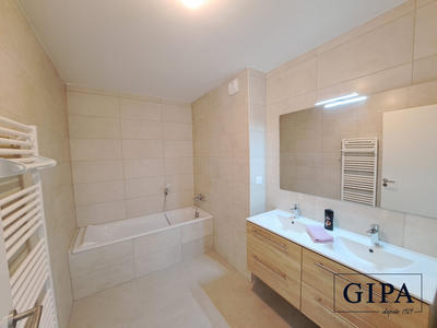 Appartement - 90 m² - 4 pièces