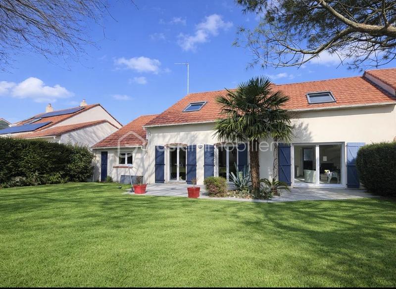 Maison - 173 m² - 11 pièces