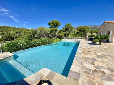 Maison - 300 m² - 4 pièces