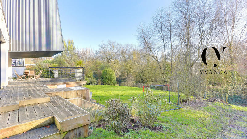 Maison - 166 m² - 7 pièces