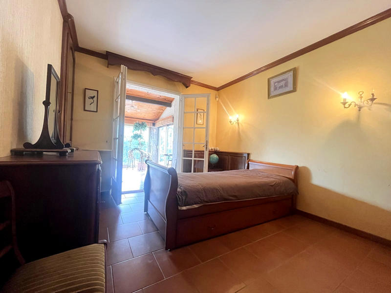 Propriété - 217 m² - 5 pièces