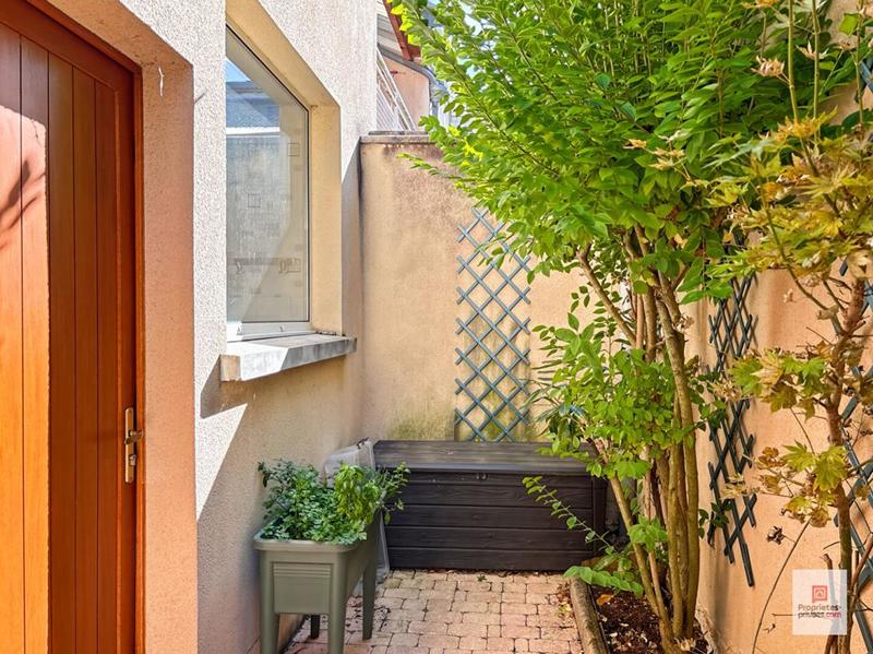 Maison - 244 m² - 10 pièces