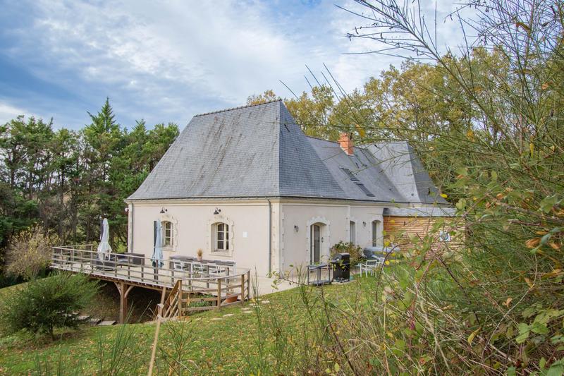 Maison - 279 m² - 8 pièces