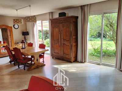 Maison - 224 m² - 9 pièces