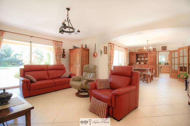 Maison - 238 m² - 8 pièces