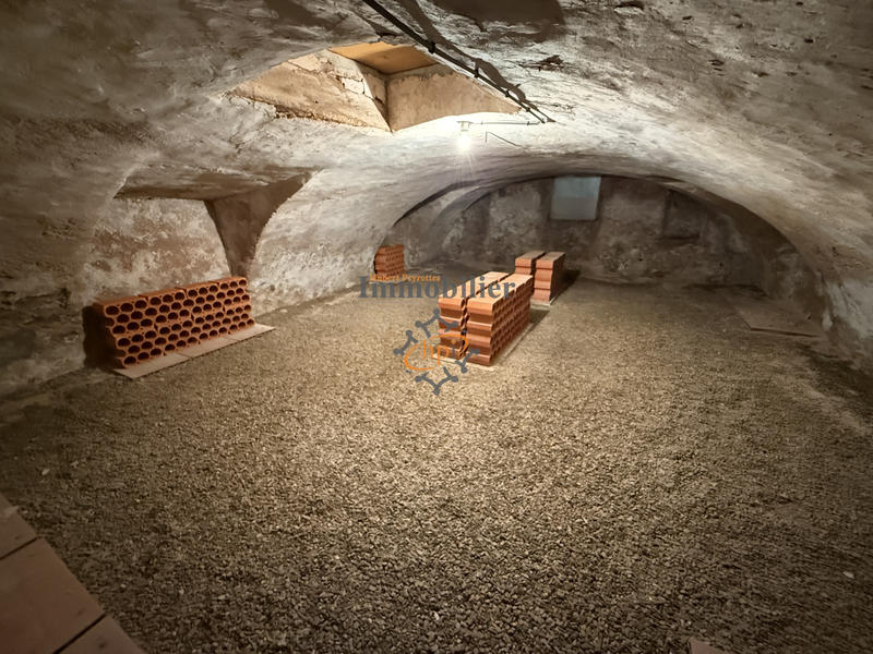 Maison - 200 m² - 1 pièce