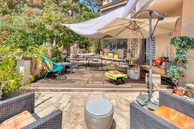 Villa - 347 m² - 9 pièces