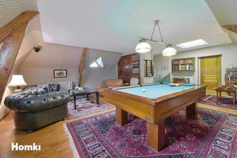 Maison - 257 m² - 9 pièces